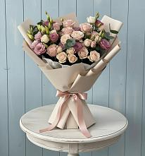 Букет цветов из:  Розы и Лизиантусы в Вяземском