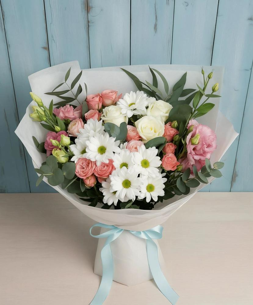 Букет цветов из: Розы, Лизиантусы и Хризантемы в Вяземском