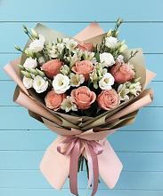 Букет цветов из:  Розы, Альстромерии и Лизиантусы в Вяземском