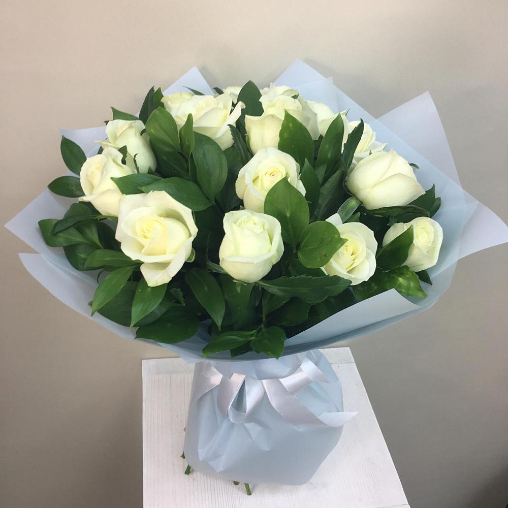 Букет 15 Белых роз Проуд в Вяземском