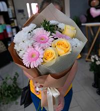 Букет цветов из:  Герберы, Розы и Хризантемы в Вяземском