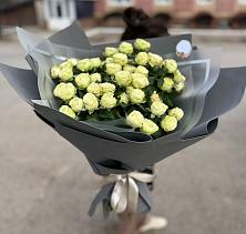 Букет Белые кустовые розы Солинеро в Вяземском
