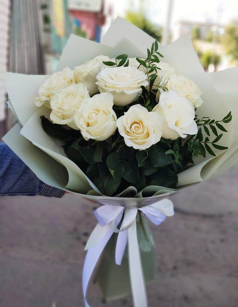 Букет Белые розы Проуд в Вяземском