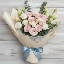 Букет цветов из:  Лизиантусы в Вяземском