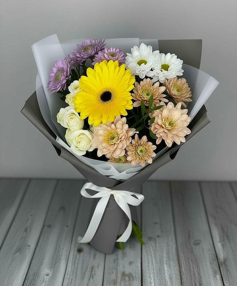Букет цветов из: Розы, Герберы и Хризантемы в Вяземском