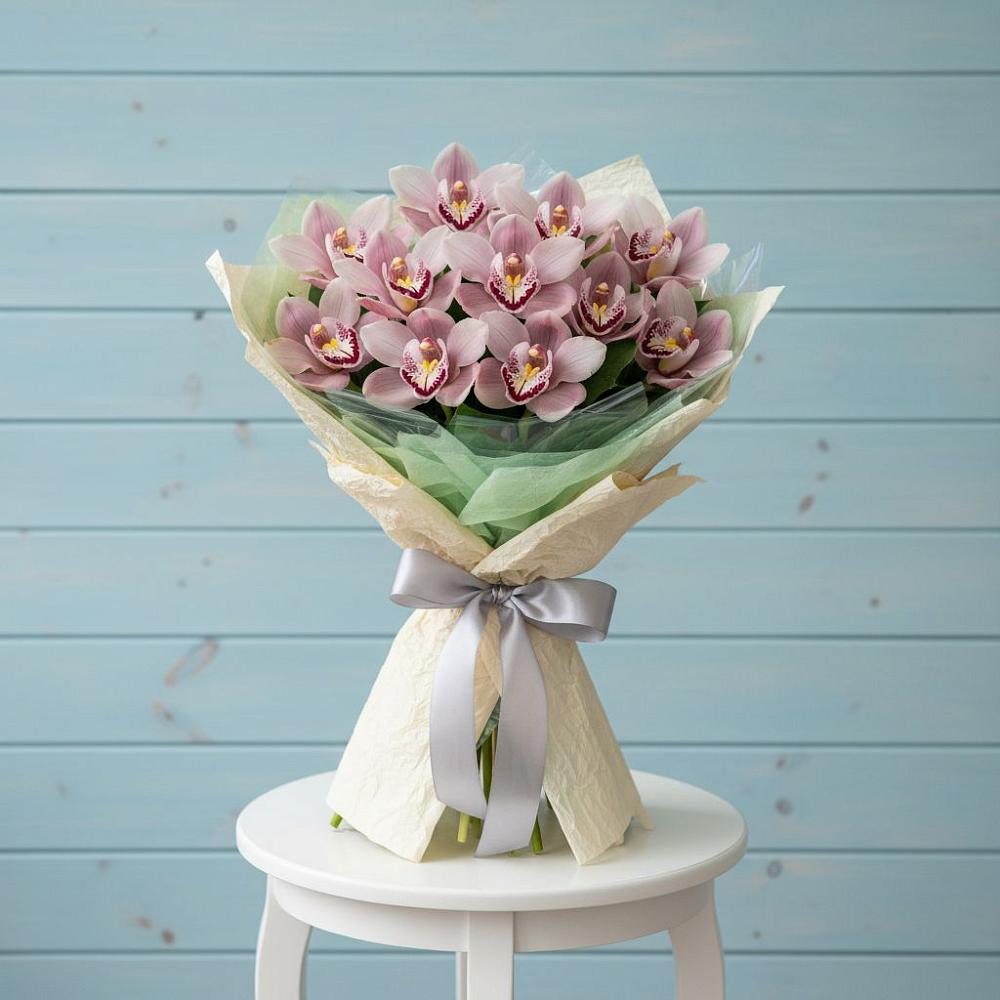 Букет цветов из: Орхидеи и Розы в Вяземском