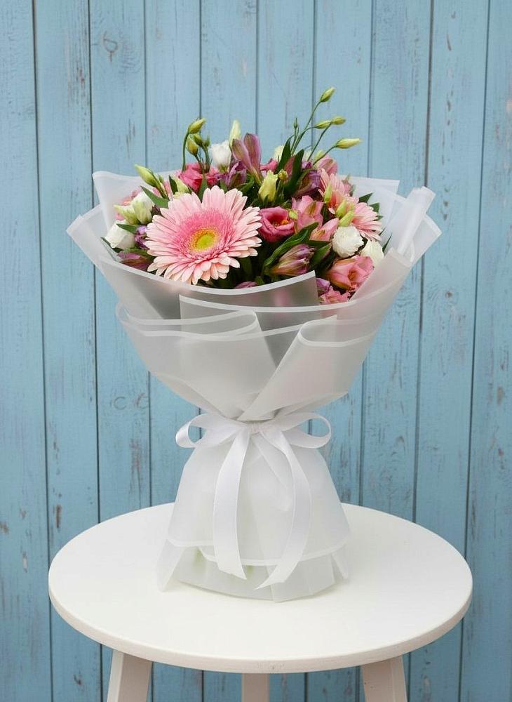 Букет цветов из: Герберы, Альстромерии и Лизиантусы в Вяземском