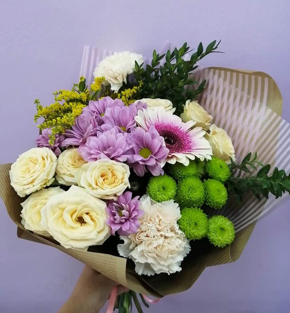 Букет цветов из: Хризантемы, Розы, Гвоздики и Герберы в Вяземском