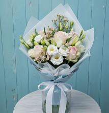 Букет цветов из:  Розы и Лизиантусы в Вяземском