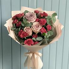 Букет цветов из:  Гвоздики и Розы в Вяземском
