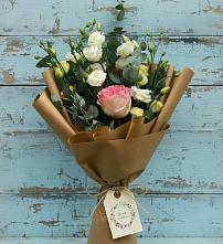 Букет цветов из:  Розы и Лизиантусы #REPLACE_PRED# Вяземском