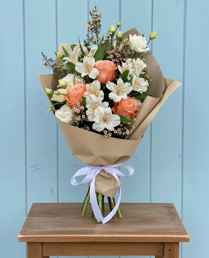 Букет цветов из: Альстромерии, Лизиантусы, Розы и Хризантемы в Вяземском