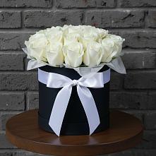 Цветочная композиция из Розы в шляпной коробке в Вяземском